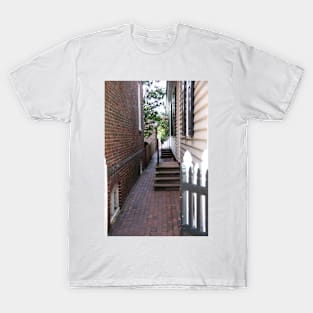 Colonial Williamsburg walkway T-Shirt